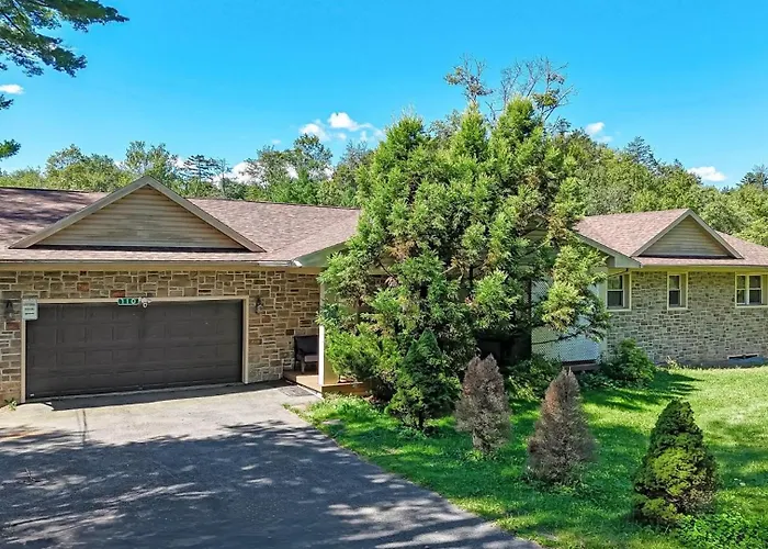 Luxury Lake Front Camelot Villa